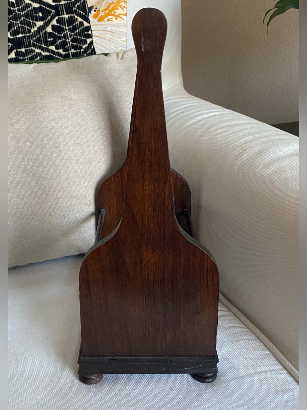 VTG Caddy Book Rack Dark Wood Footed Turned Carrying Handle 12” Cottage Core - Picture 4 of 7